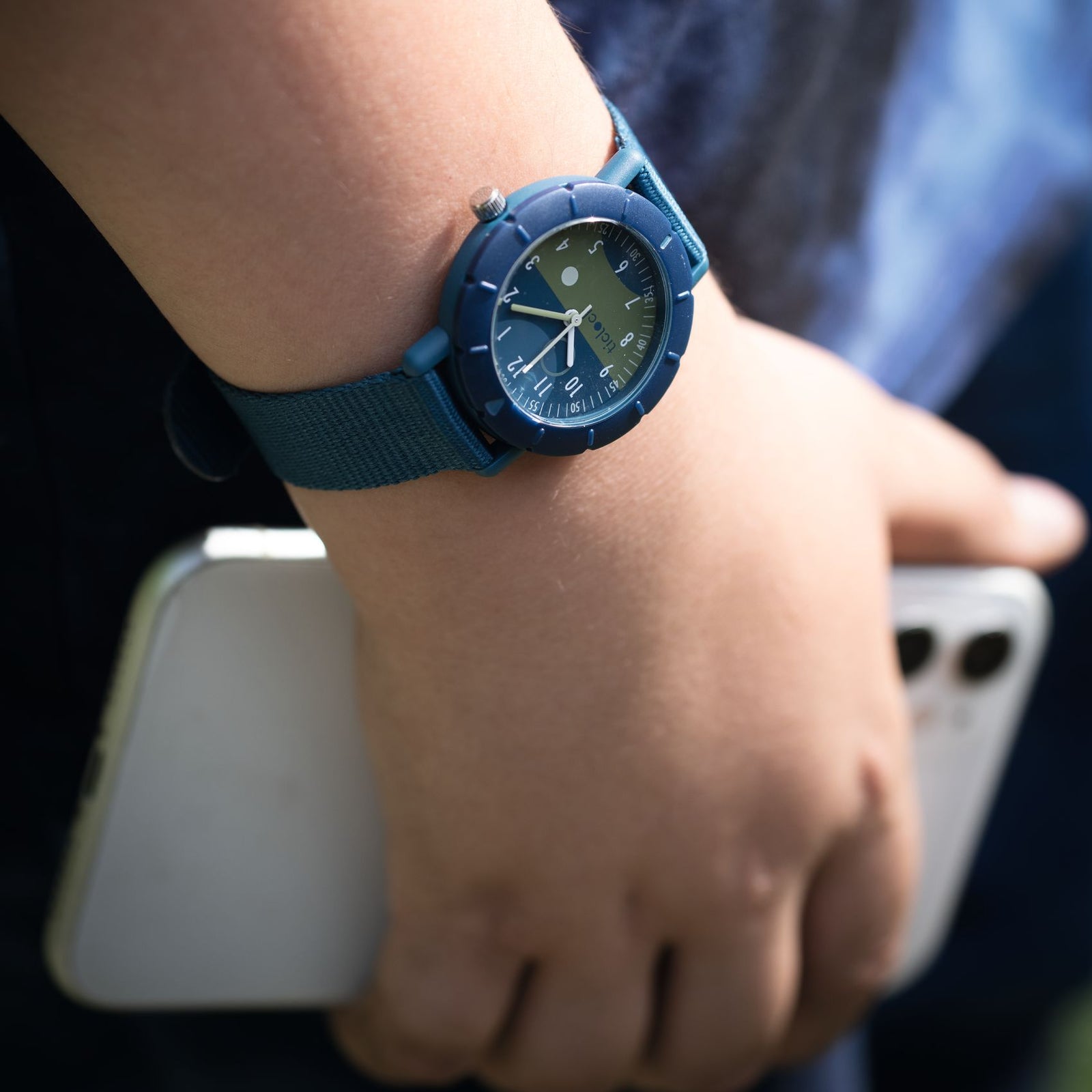 שעון אנאלוגי ספורט אלגנט -  גיבור אצטדיון