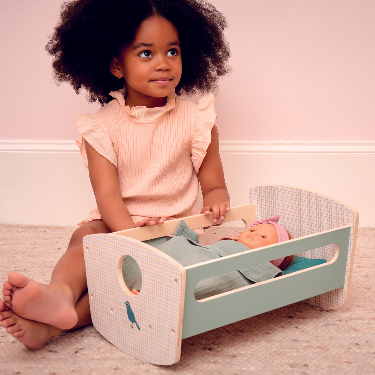 פומיאה - עריסה מתנדנדת מעץ