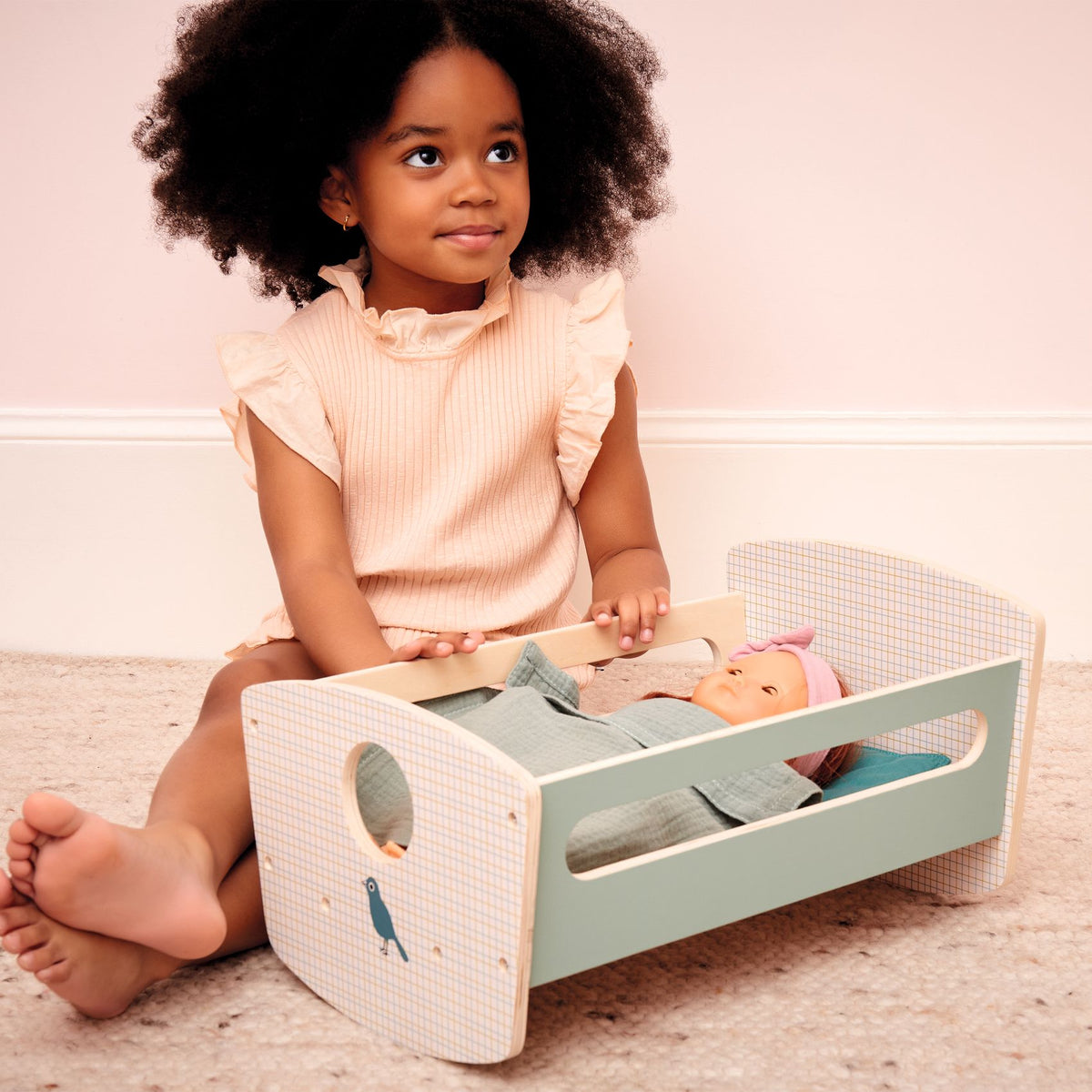 פומיאה - עריסה מתנדנדת מעץ