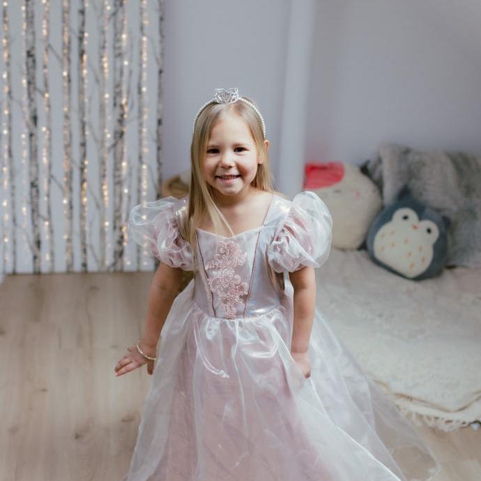 תחפושת 3/4 - שמלת נסיכה מהודרת פלטיניום