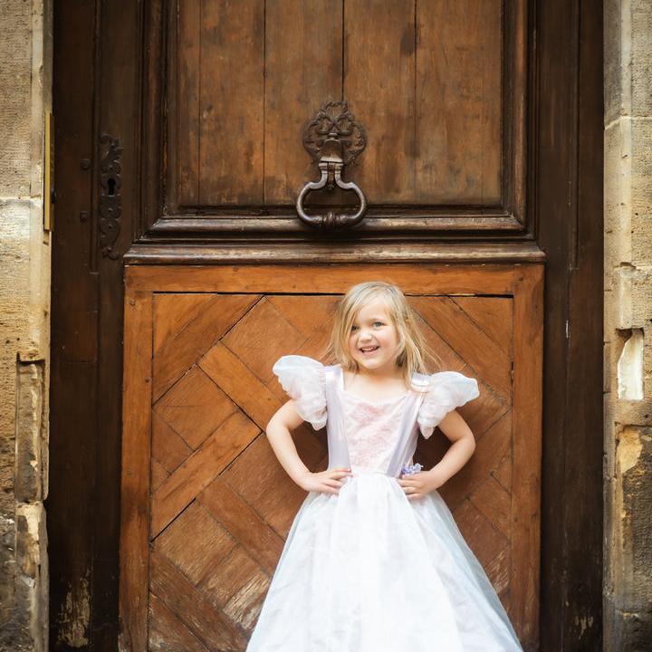 תחפושת 5/6 - שמלת נסיכה מהודרת פלטיניום