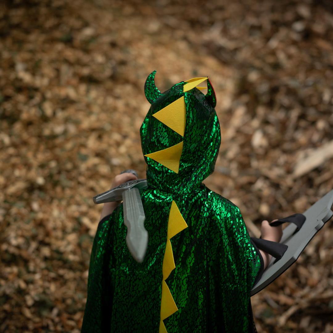 תחפושת 4/6 - גלימה דו צדדית דרקון/אביר