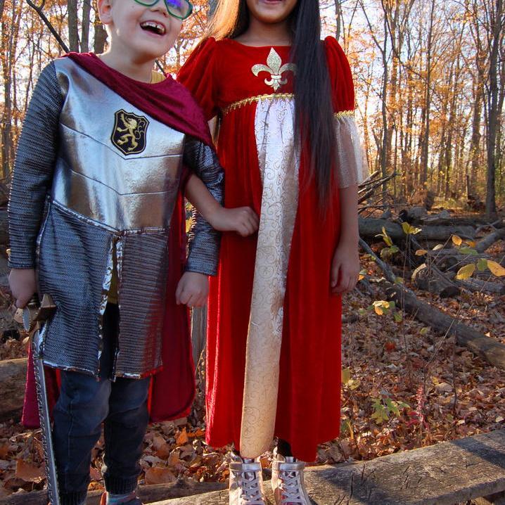 תחפושת 7/8 - אביר כסוף ( טוניקה וגלימה)