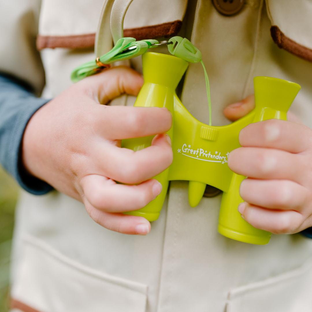 תחפושת 5/6 - היערן  ( חולצה, כובע, משקפת , כוס ותופסן)