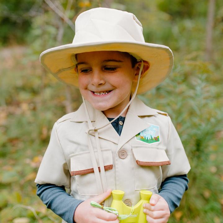 תחפושת 5/6 - היערן  ( חולצה, כובע, משקפת , כוס ותופסן)