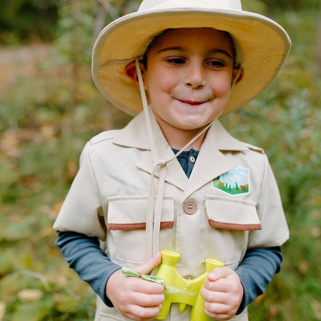 תחפושת 5/6 - היערן  ( חולצה, כובע, משקפת , כוס ותופסן)