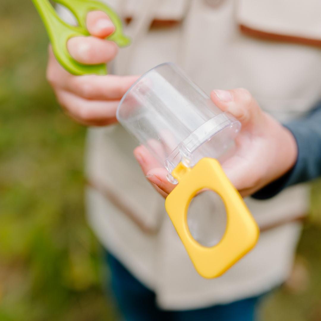 תחפושת 5/6 - היערן  ( חולצה, כובע, משקפת , כוס ותופסן)