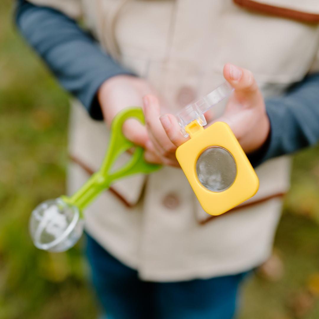 תחפושת 5/6 - היערן  ( חולצה, כובע, משקפת , כוס ותופסן)
