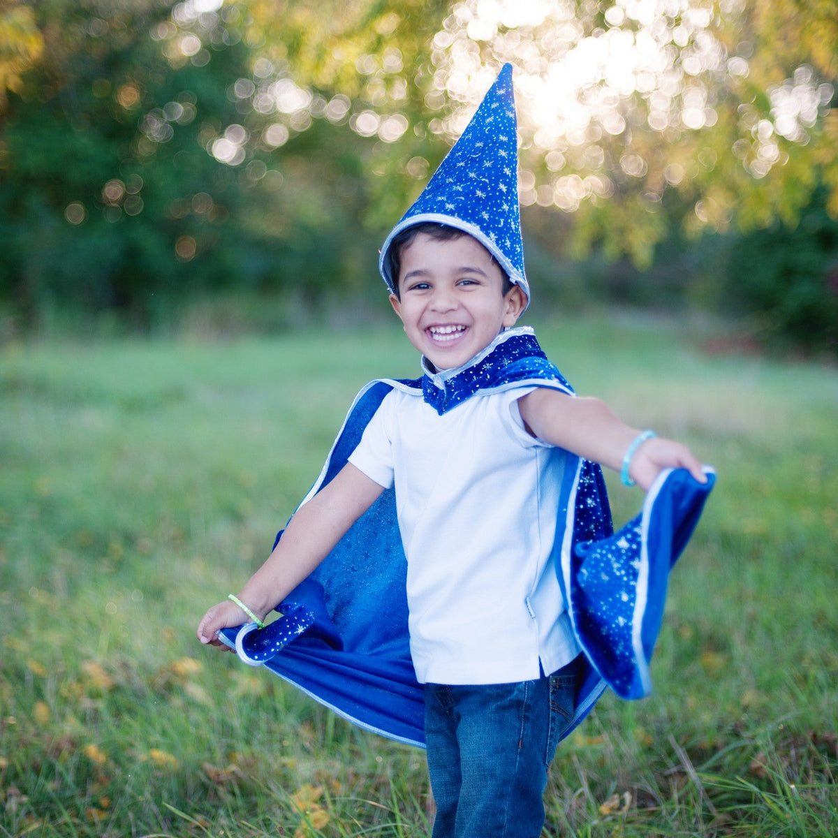 תחפושת 4/6 - גלימה וכובע מנצנץ מכשף