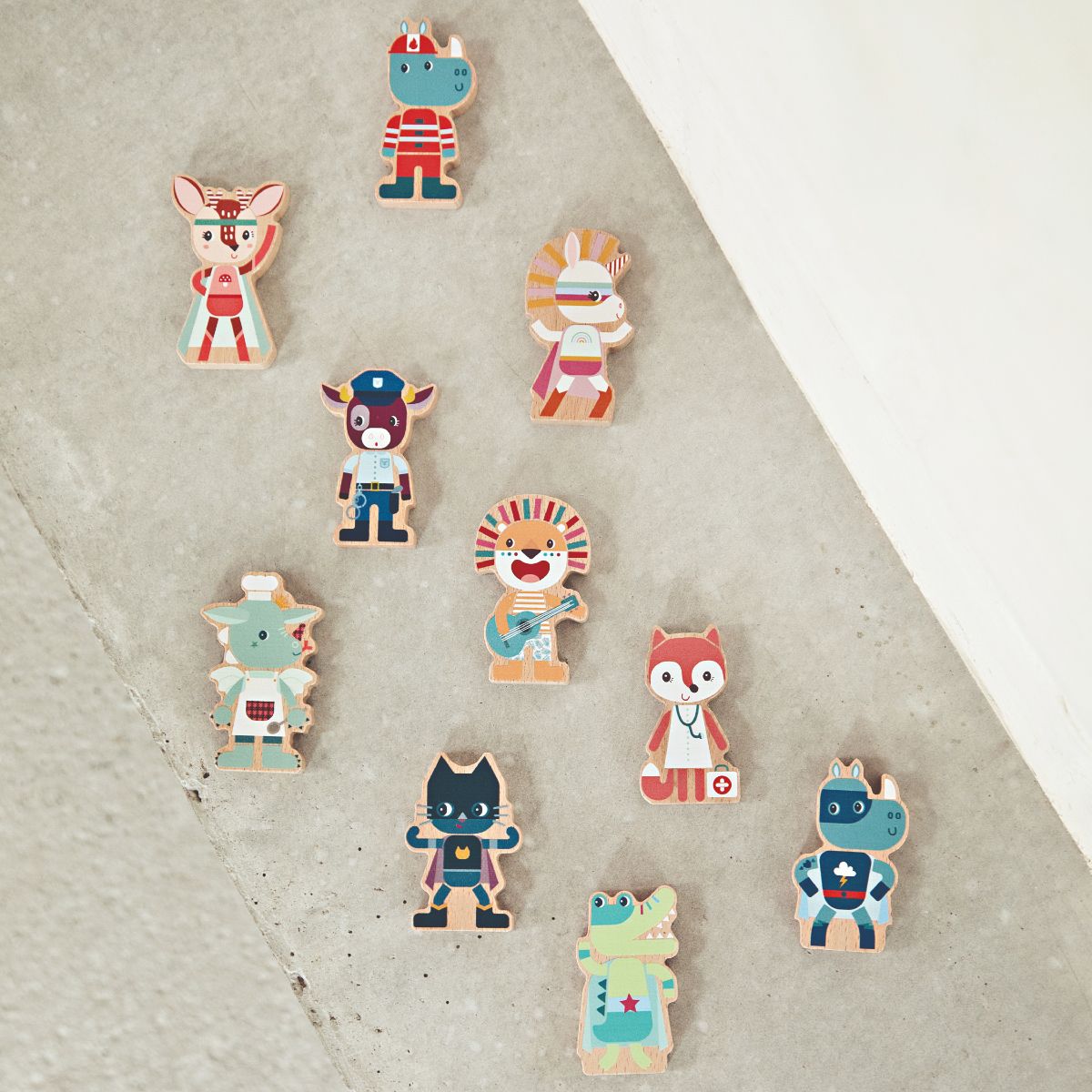 דמויות עץ - סופר מקצוענים Default Title