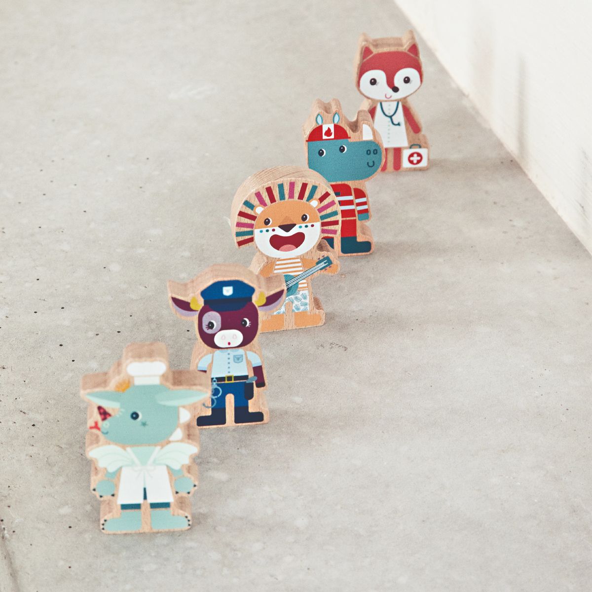 דמויות עץ - סופר מקצוענים Default Title