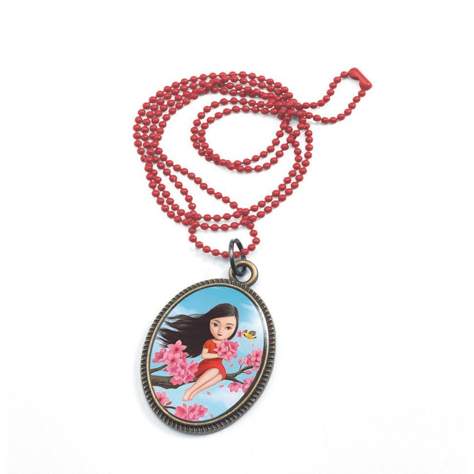 שרשרת מדליון - אביב