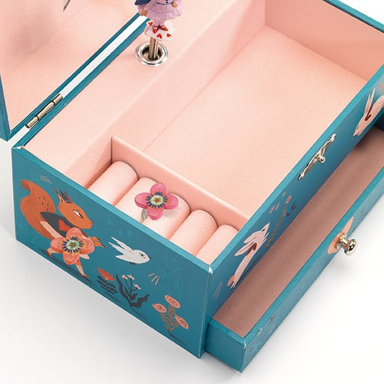 תיבת נגינה - חתולה קוסמת