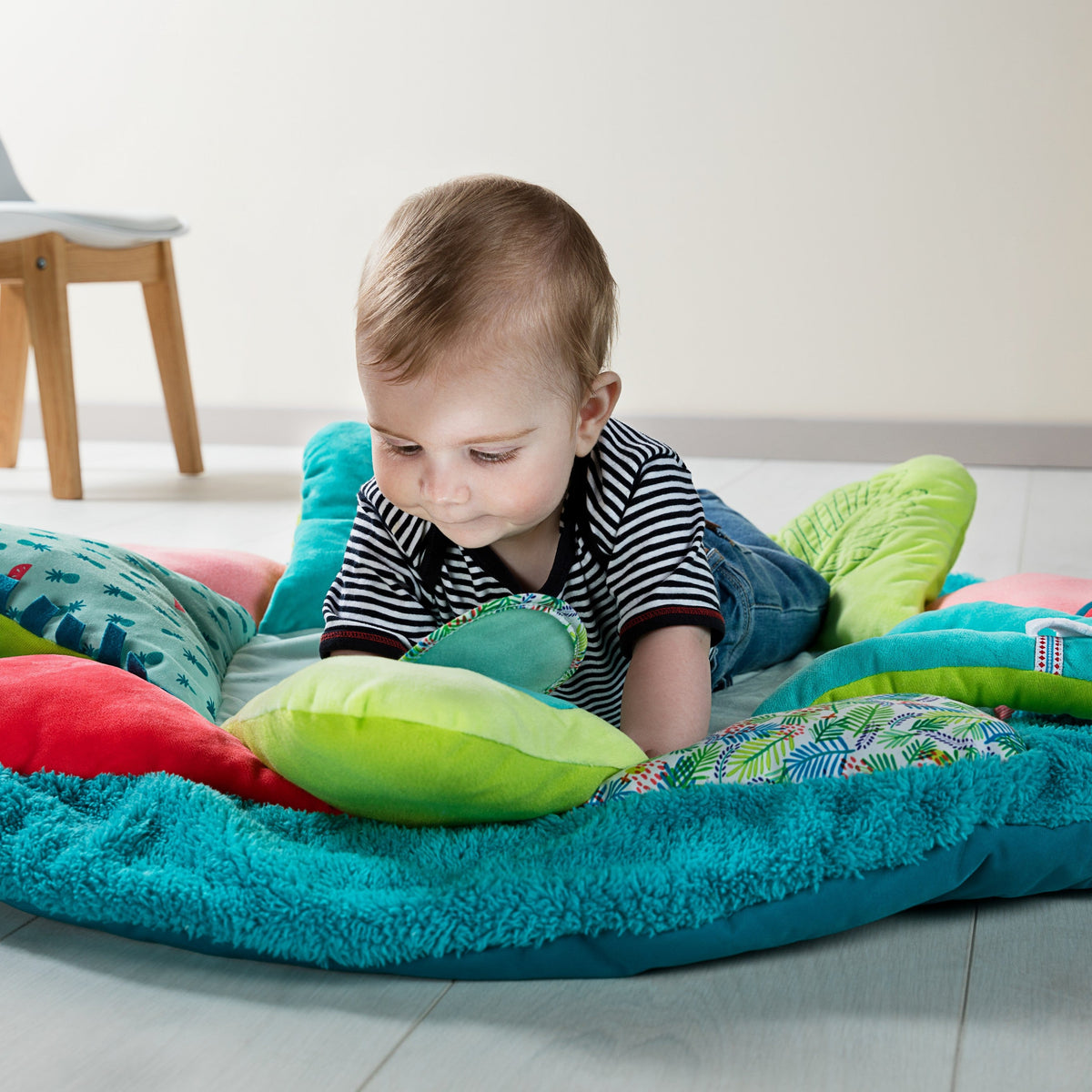 משטח פעילות - ג'ורג' הלאמור