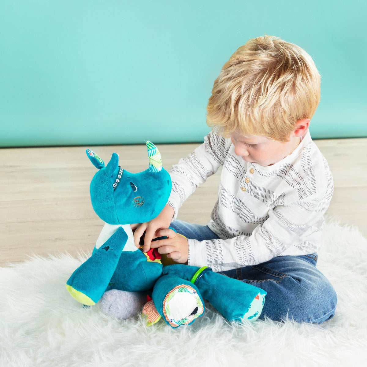 בובת פעילות - מריוס הקרנף