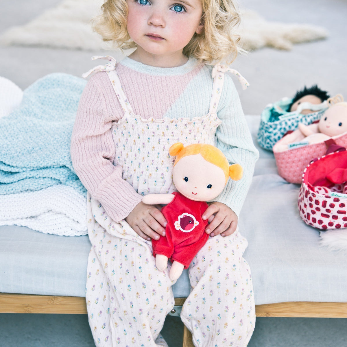 בובה 22 סמ - אגתה