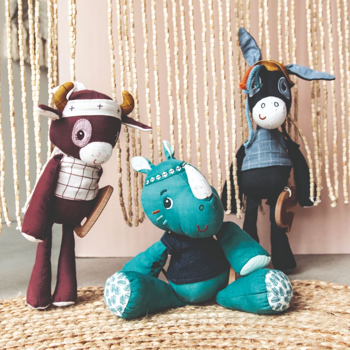 בובה מנגנת - מאריוס הקרנף