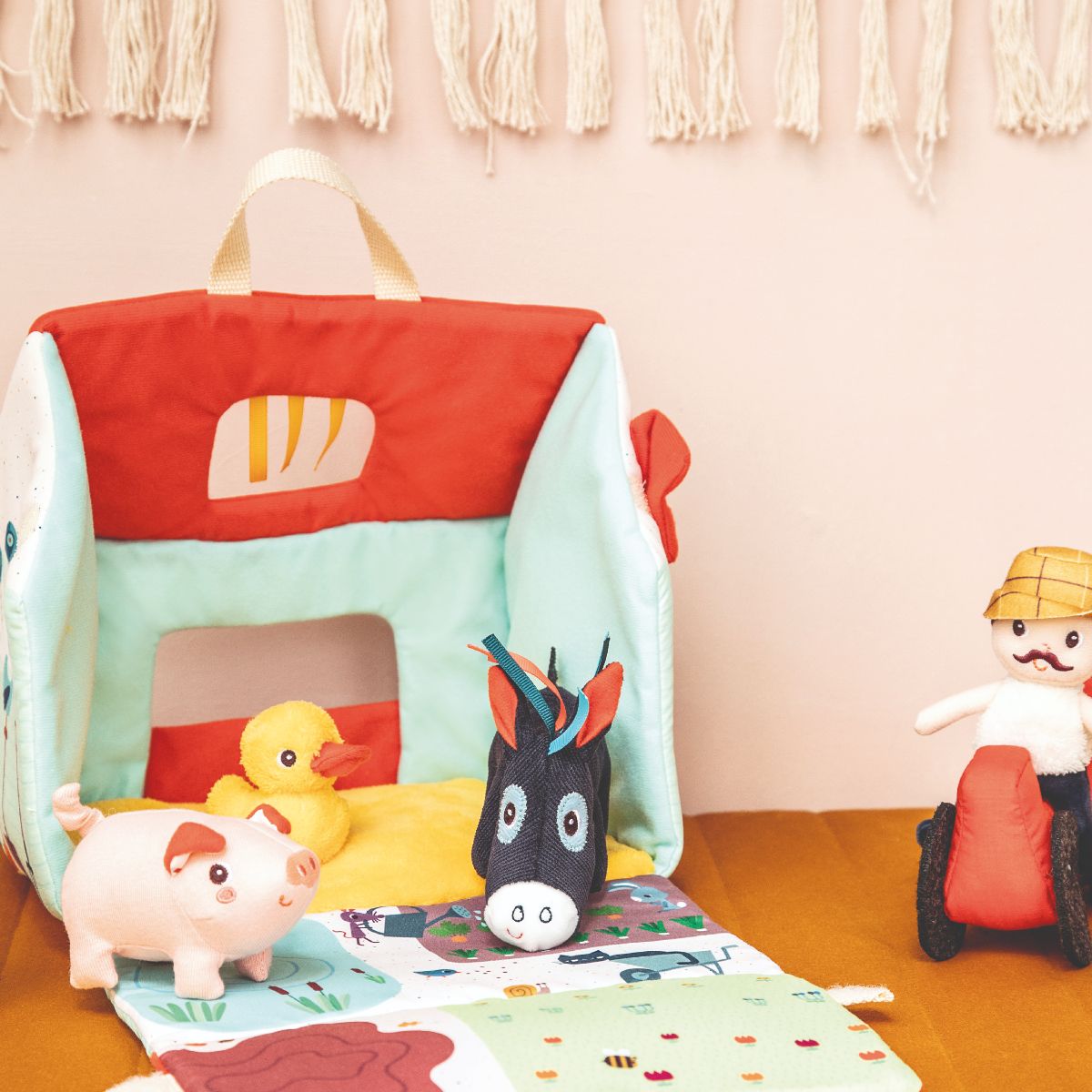 החווה הראשונה